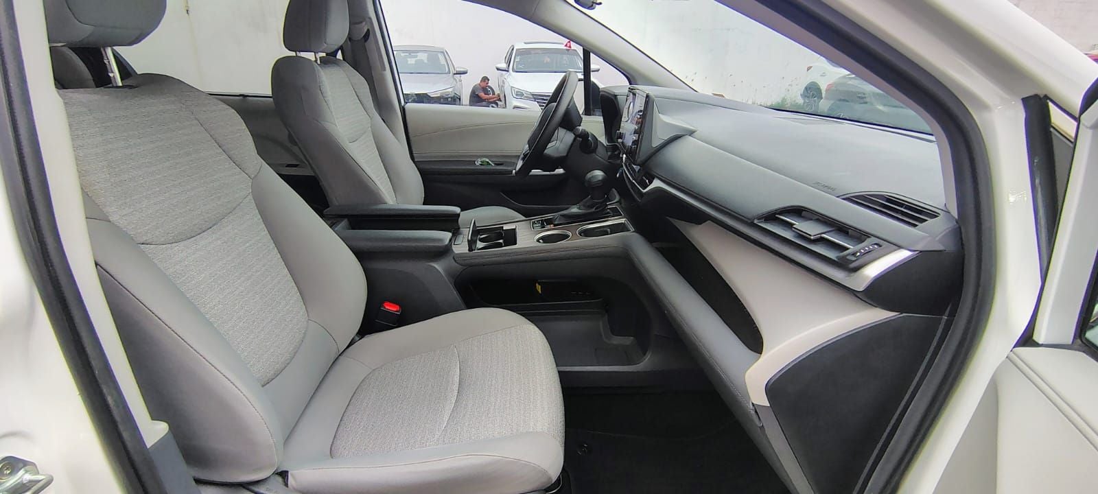 2021 Toyota Sienna 2.5 Le Hev At