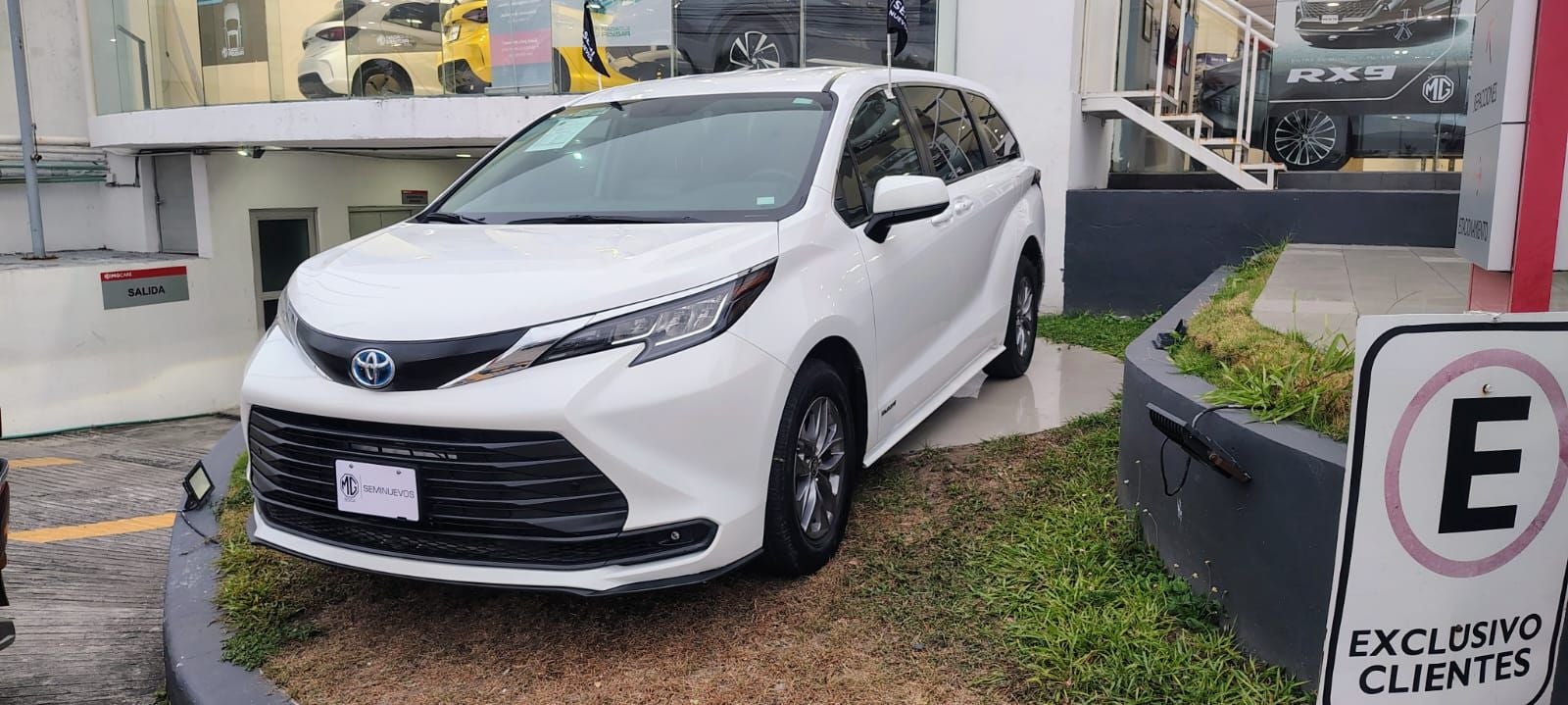 2021 Toyota Sienna 2.5 Le Hev At