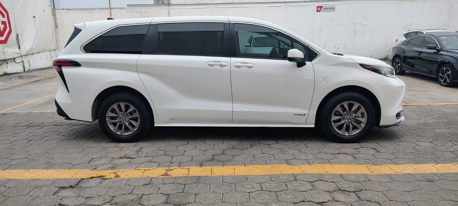 2021 Toyota Sienna 2.5 Le Hev At