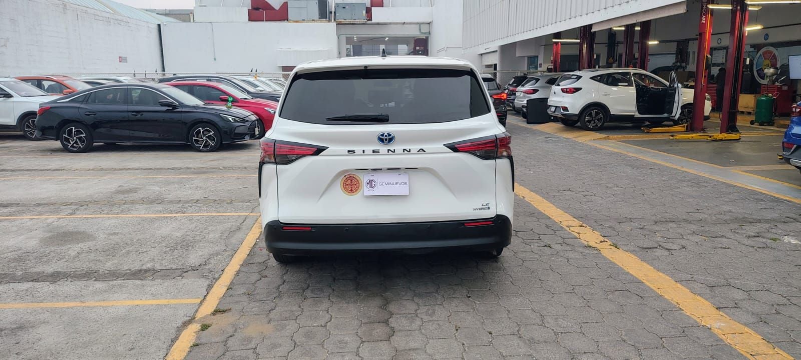2021 Toyota Sienna 2.5 Le Hev At