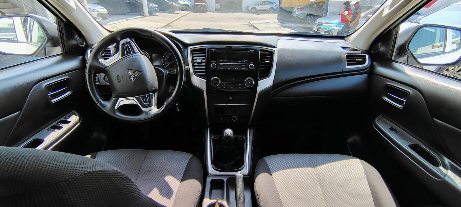 2022 Mitsubishi L200 2.4 Glx Cabina Doble 4x2 Mt