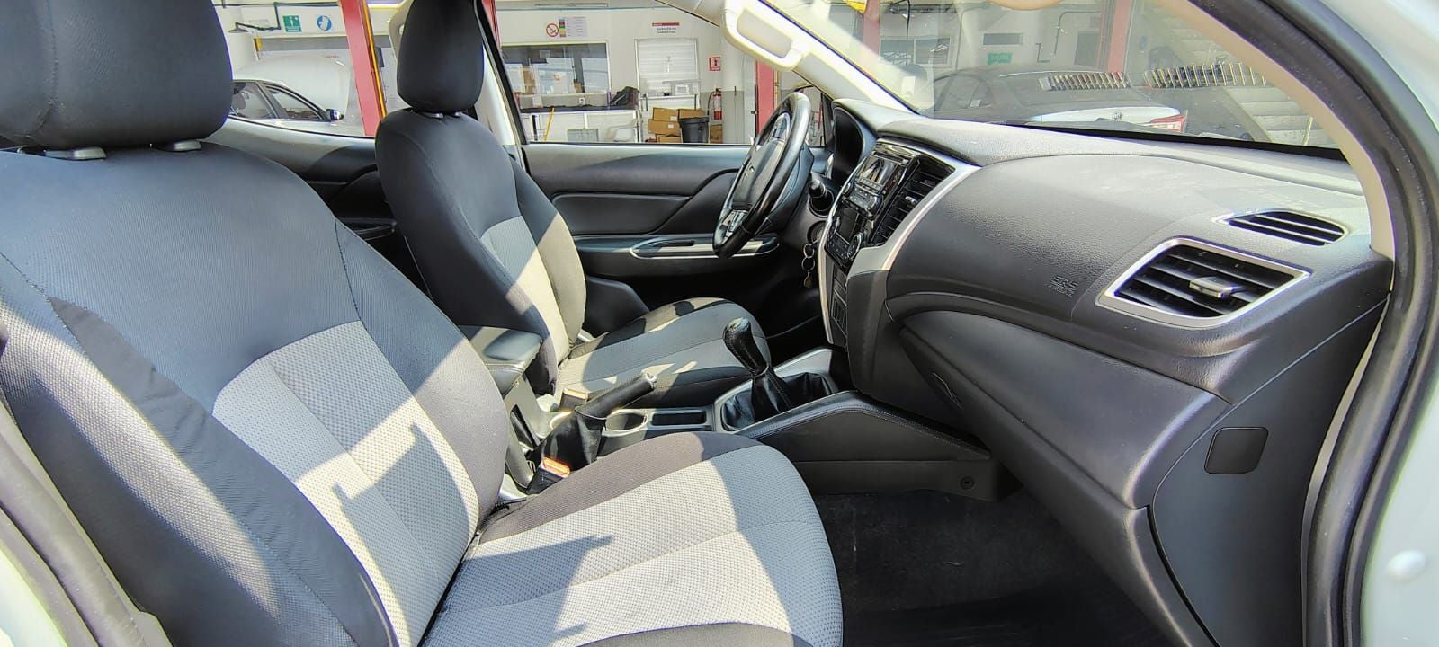 2022 Mitsubishi L200 2.4 Glx Cabina Doble 4x2 Mt