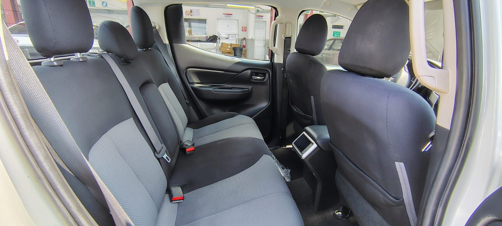 2022 Mitsubishi L200 2.4 Glx Cabina Doble 4x2 Mt