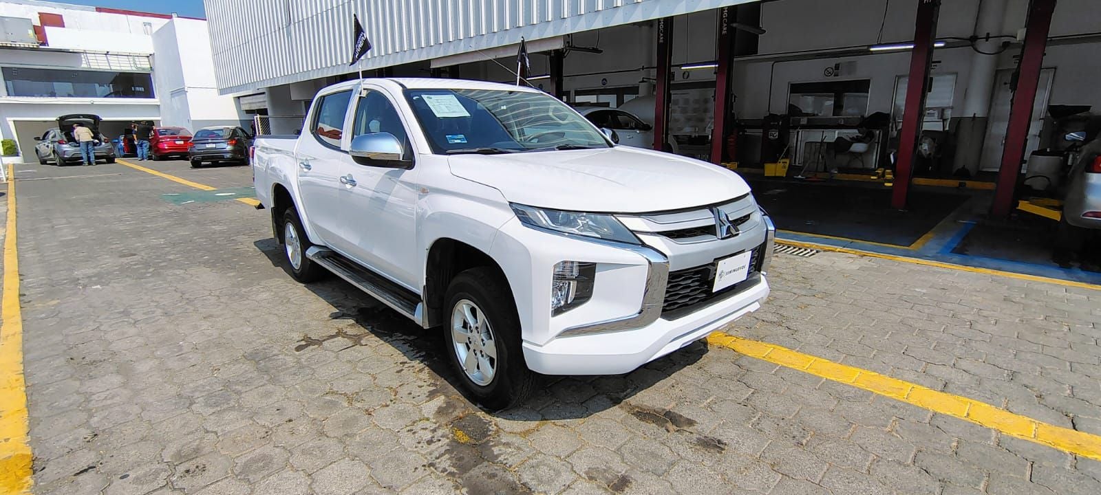2022 Mitsubishi L200 2.4 Glx Cabina Doble 4x2 Mt
