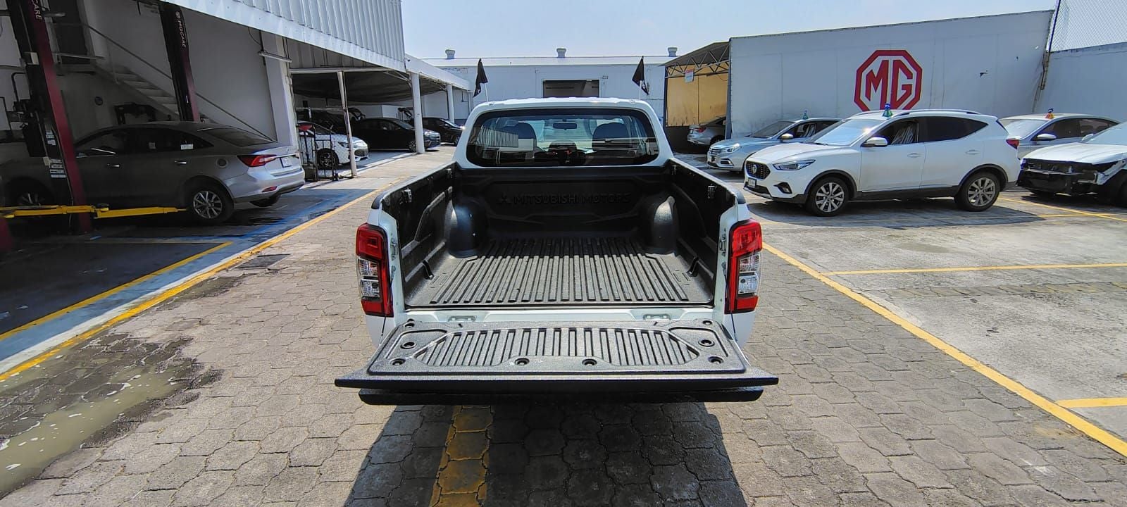 2022 Mitsubishi L200 2.4 Glx Cabina Doble 4x2 Mt