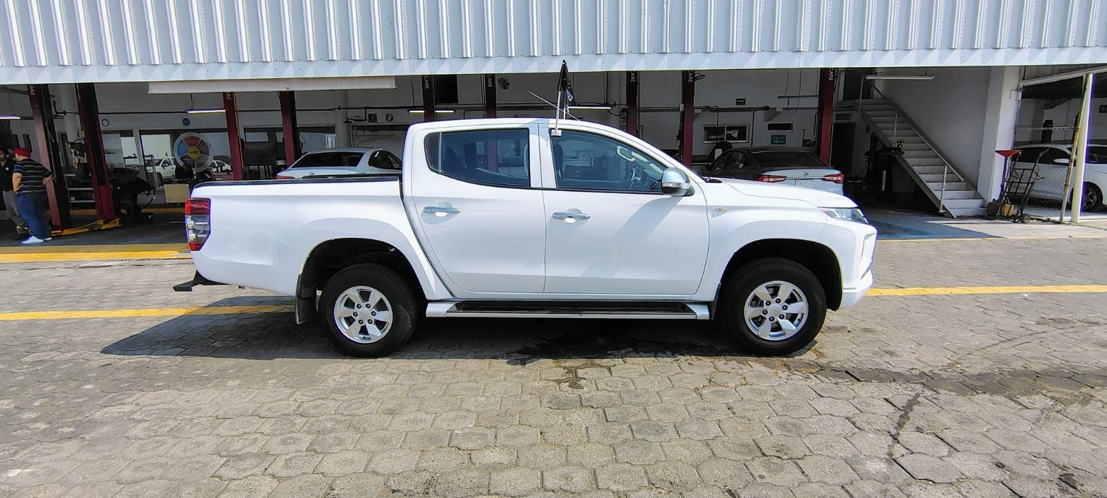 2022 Mitsubishi L200 2.4 Glx Cabina Doble 4x2 Mt