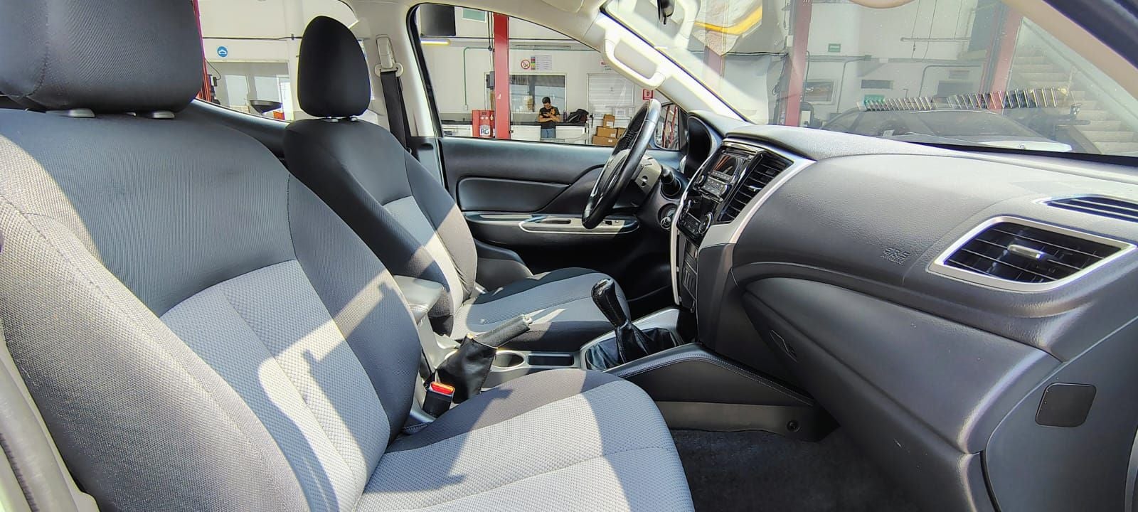 2022 Mitsubishi L200 2.4 Glx Cabina Doble 4x2 Mt