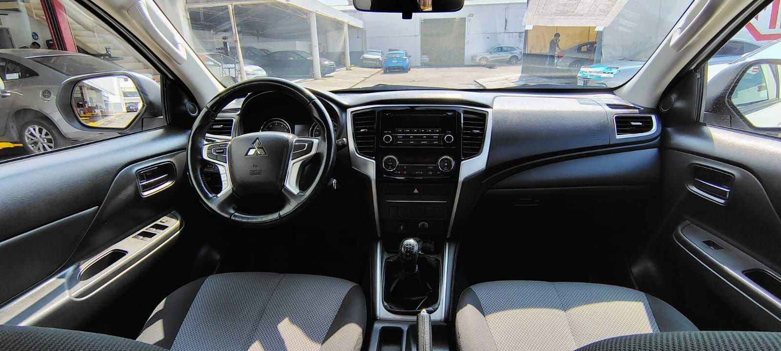 2022 Mitsubishi L200 2.4 Glx Cabina Doble 4x2 Mt