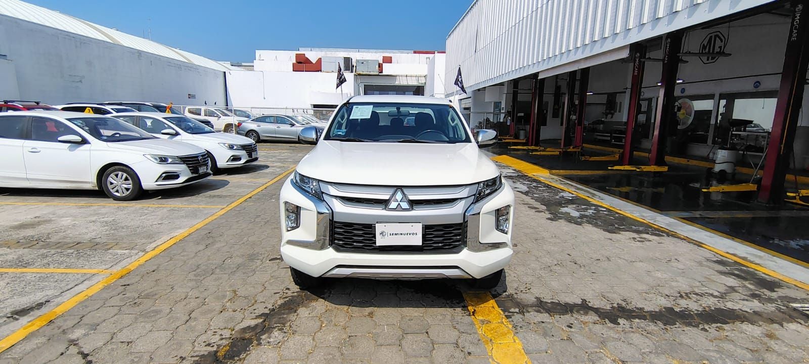 2022 Mitsubishi L200 2.4 Glx Cabina Doble 4x2 Mt