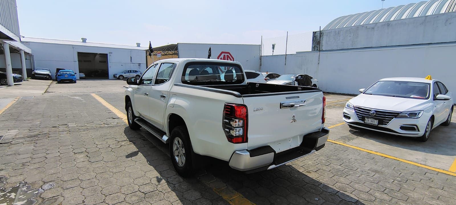 2022 Mitsubishi L200 2.4 Glx Cabina Doble 4x2 Mt