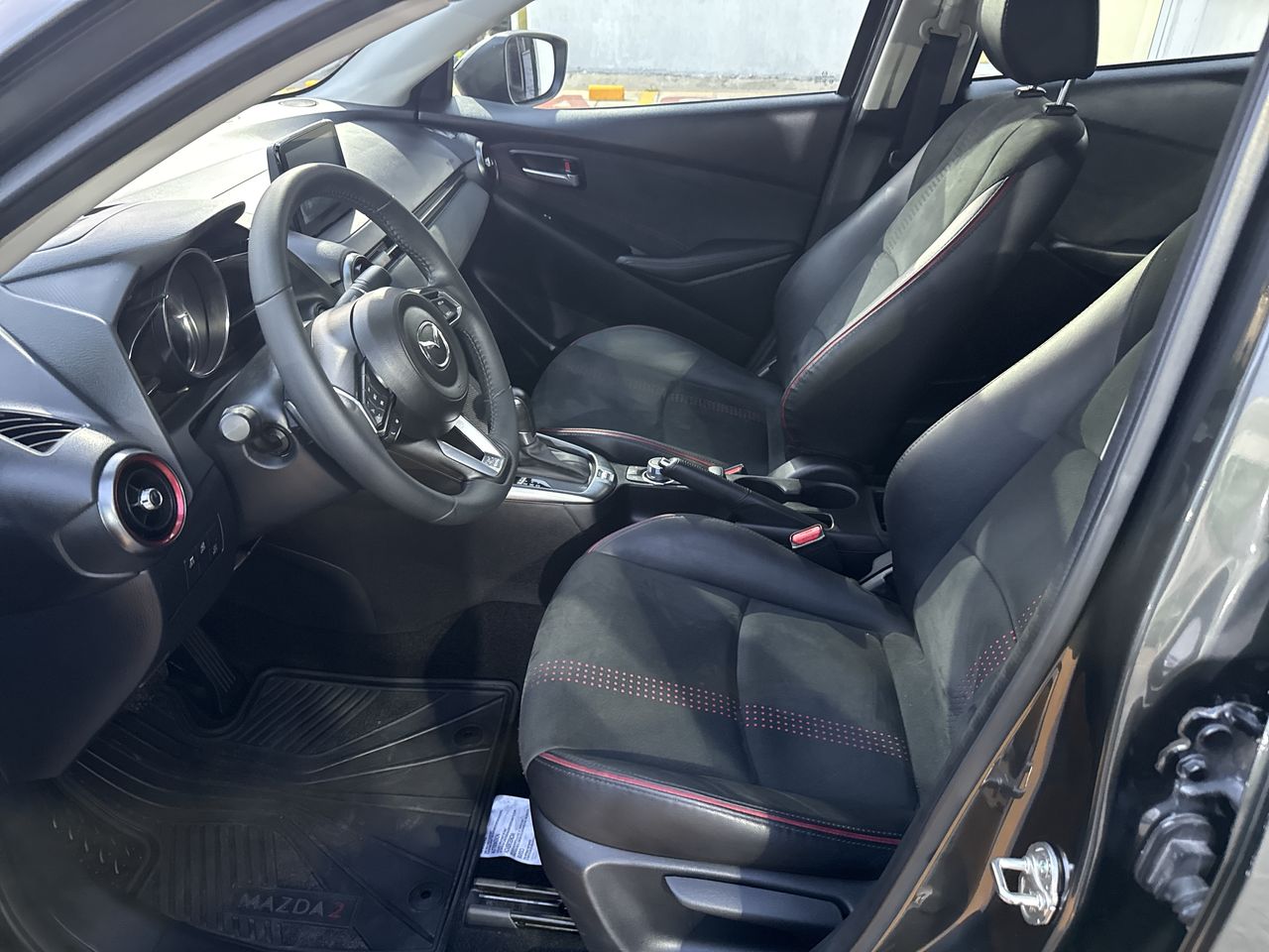 2025 Mazda Mazda 2 2.0 Signature Sedan At