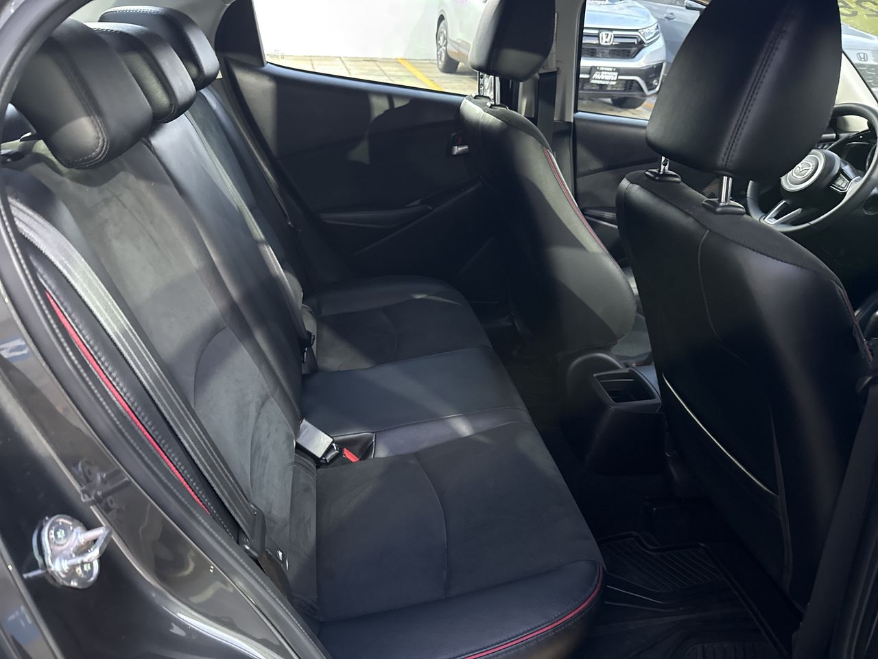 2025 Mazda Mazda 2 2.0 Signature Sedan At