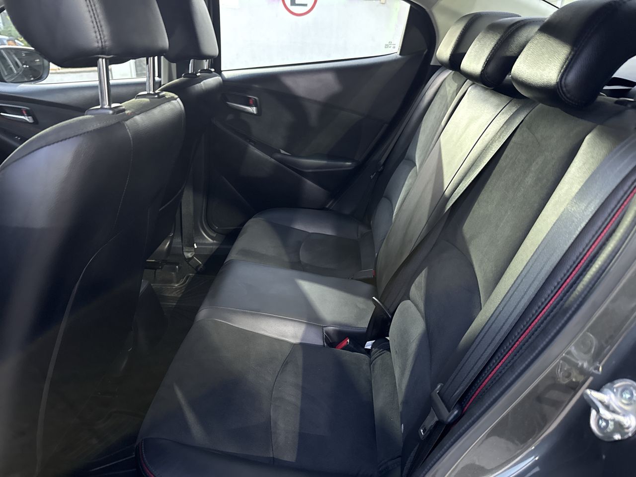 2025 Mazda Mazda 2 2.0 Signature Sedan At