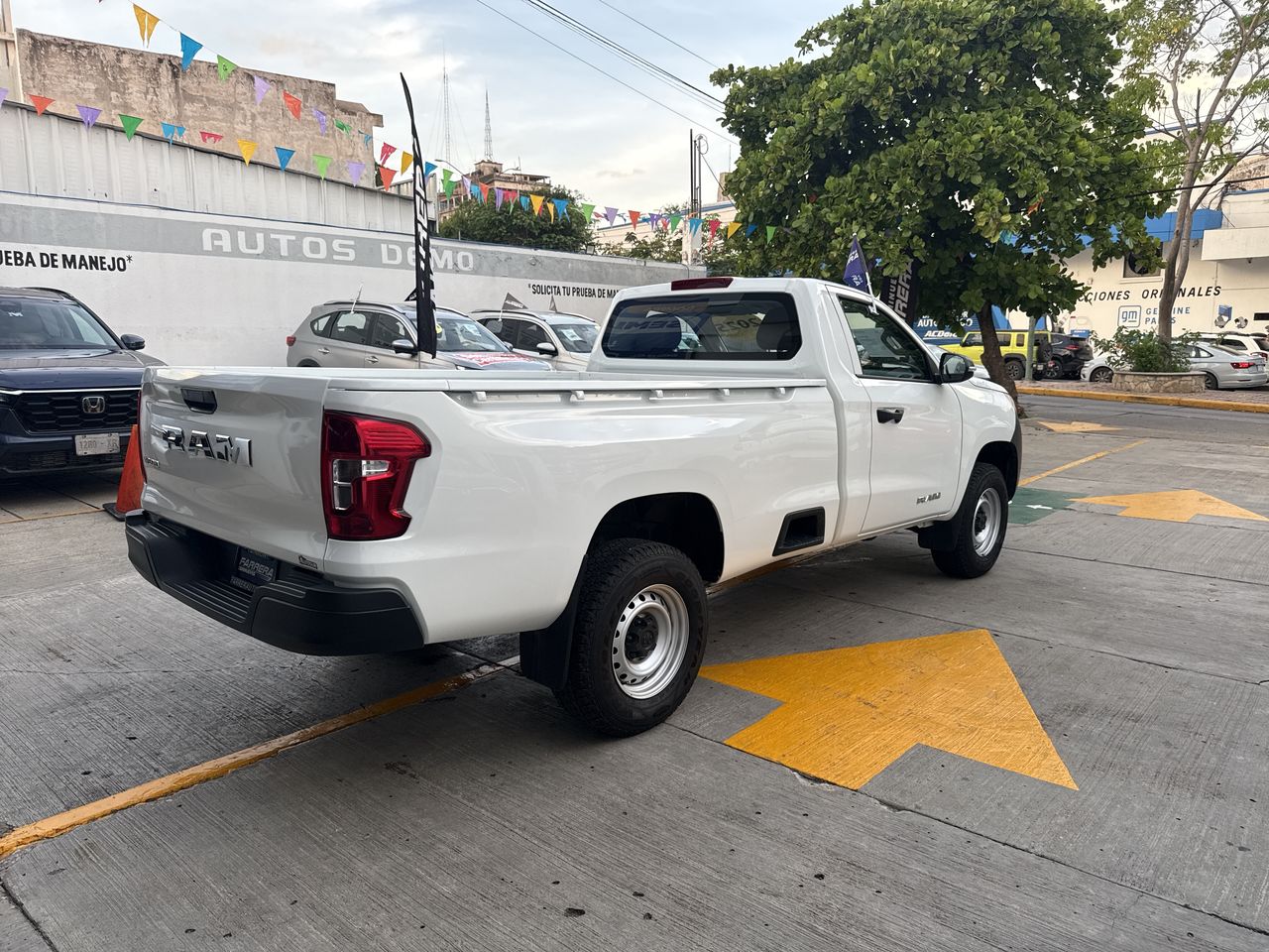 2025 RAM 1200 2.4 Tradesman Regular Cab Mt