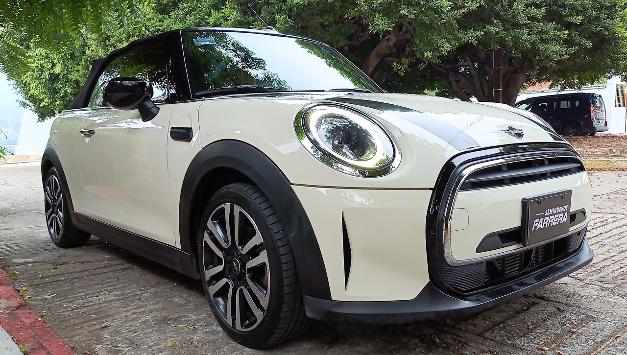 2022 MINI Cooper Convertible Iconic At
