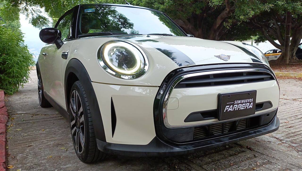 2022 MINI Cooper Convertible Iconic At