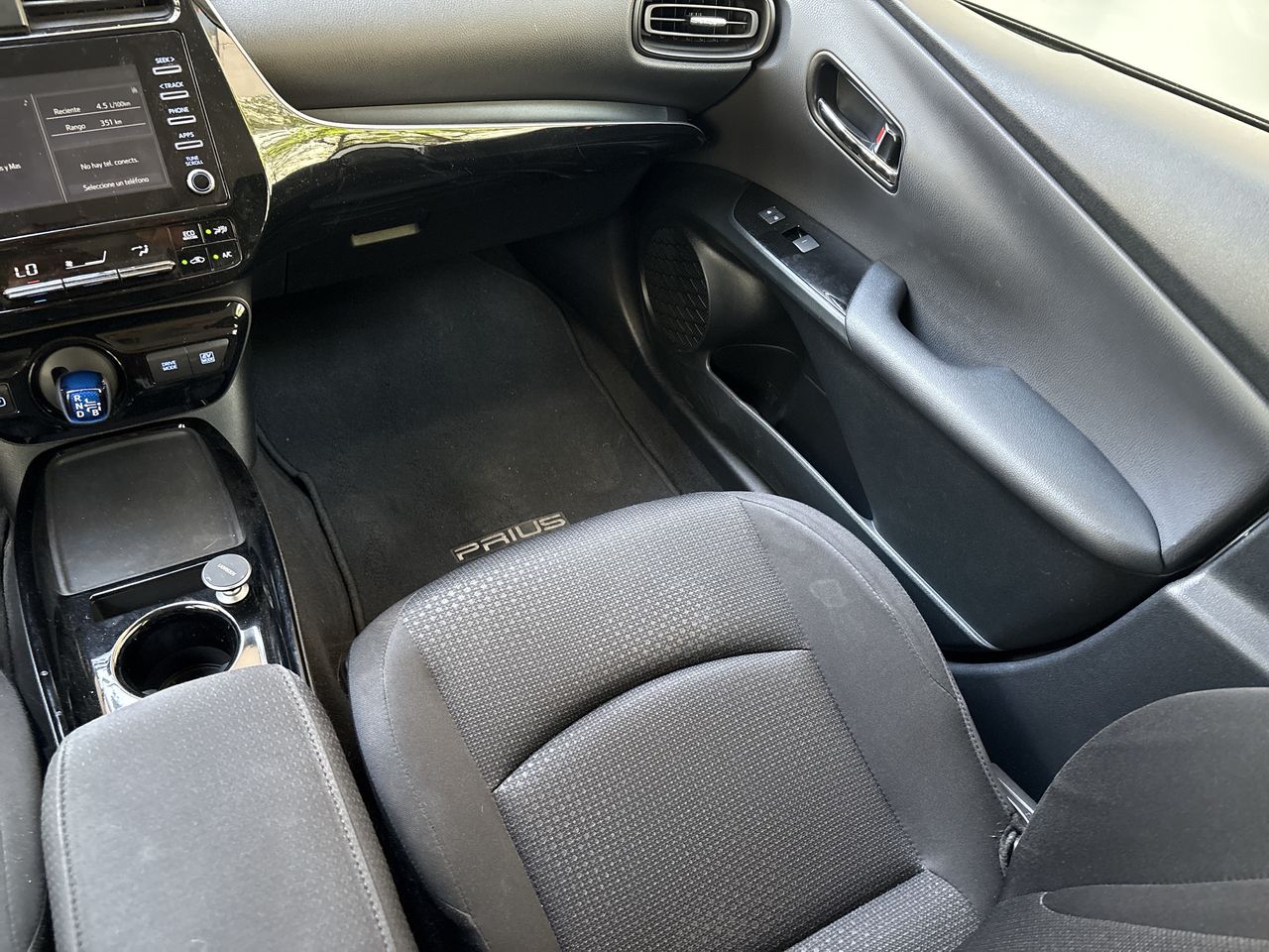 2021 Toyota Prius 1.8 Base Hibrido Cvt