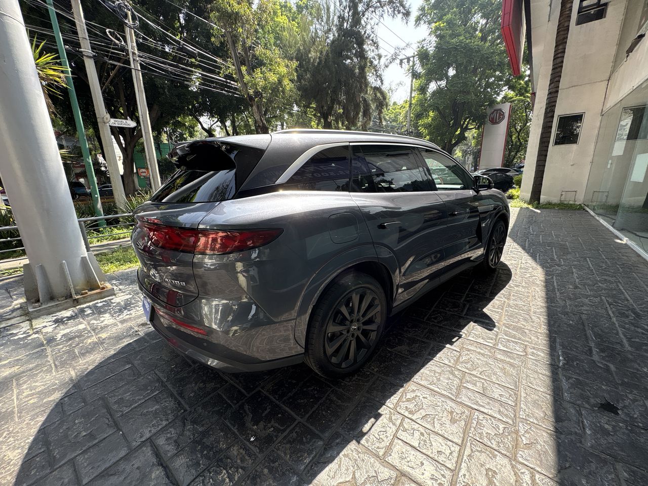 2026 BYD Atto 8 DM-p At