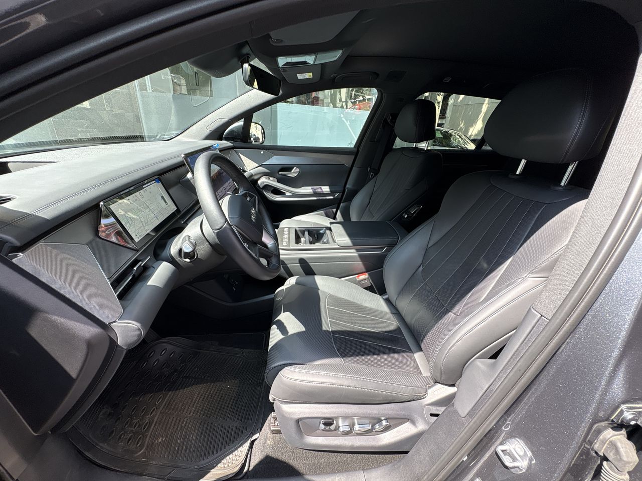 2026 BYD Atto 8 DM-p At