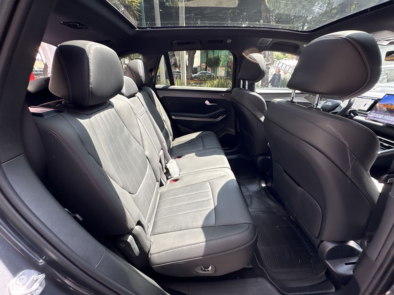 2026 BYD Atto 8 DM-p At