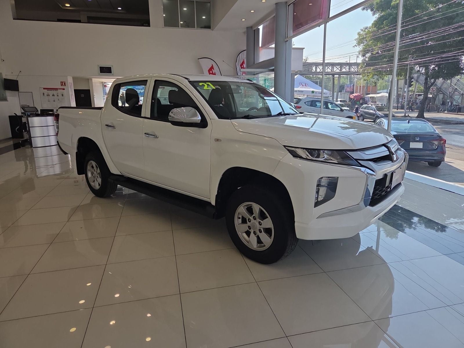 2021 Mitsubishi L200 2.4 Glx Cabina Doble 4x2 Mt