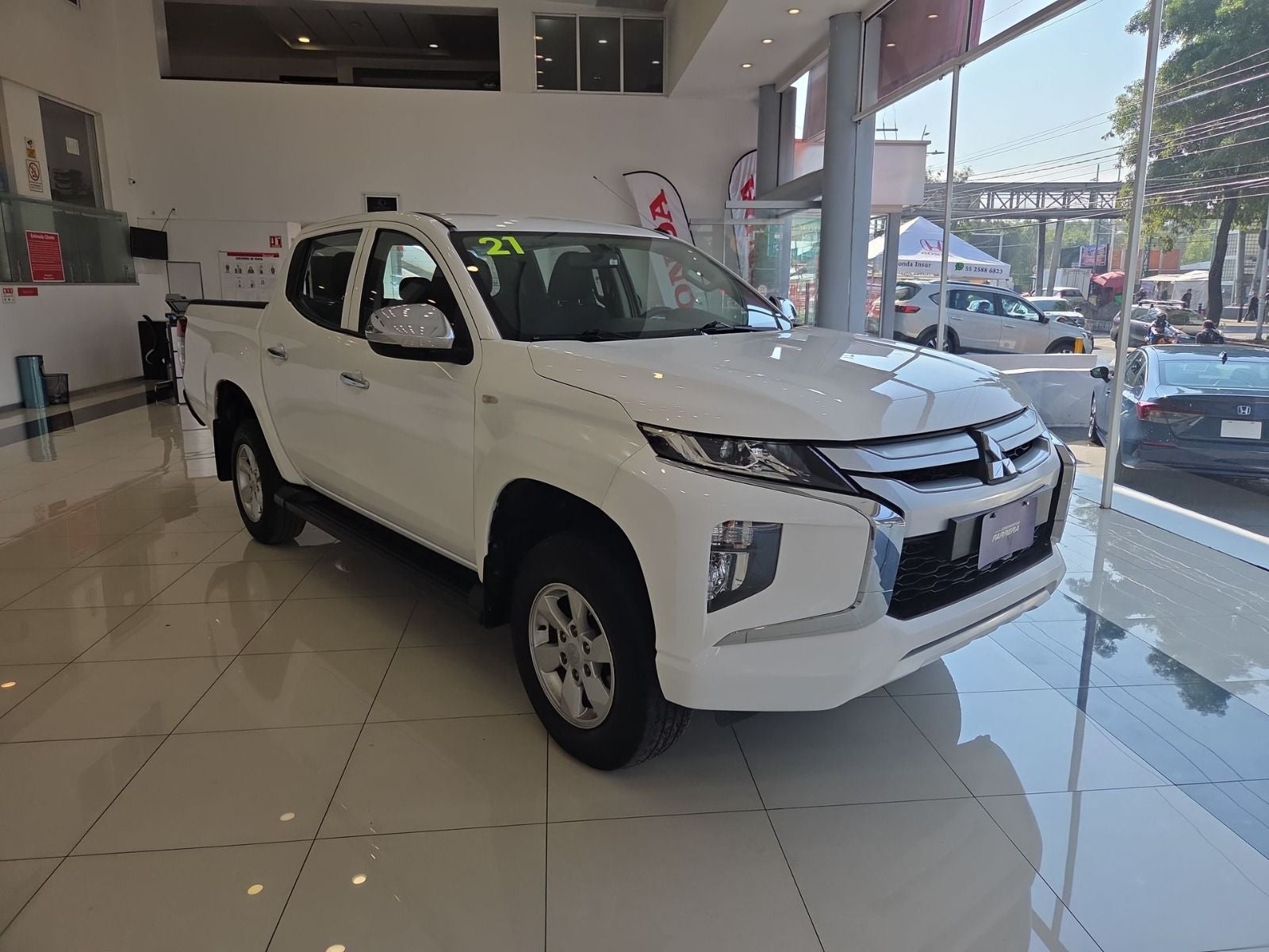 2021 Mitsubishi L200 2.4 Glx Cabina Doble 4x2 Mt