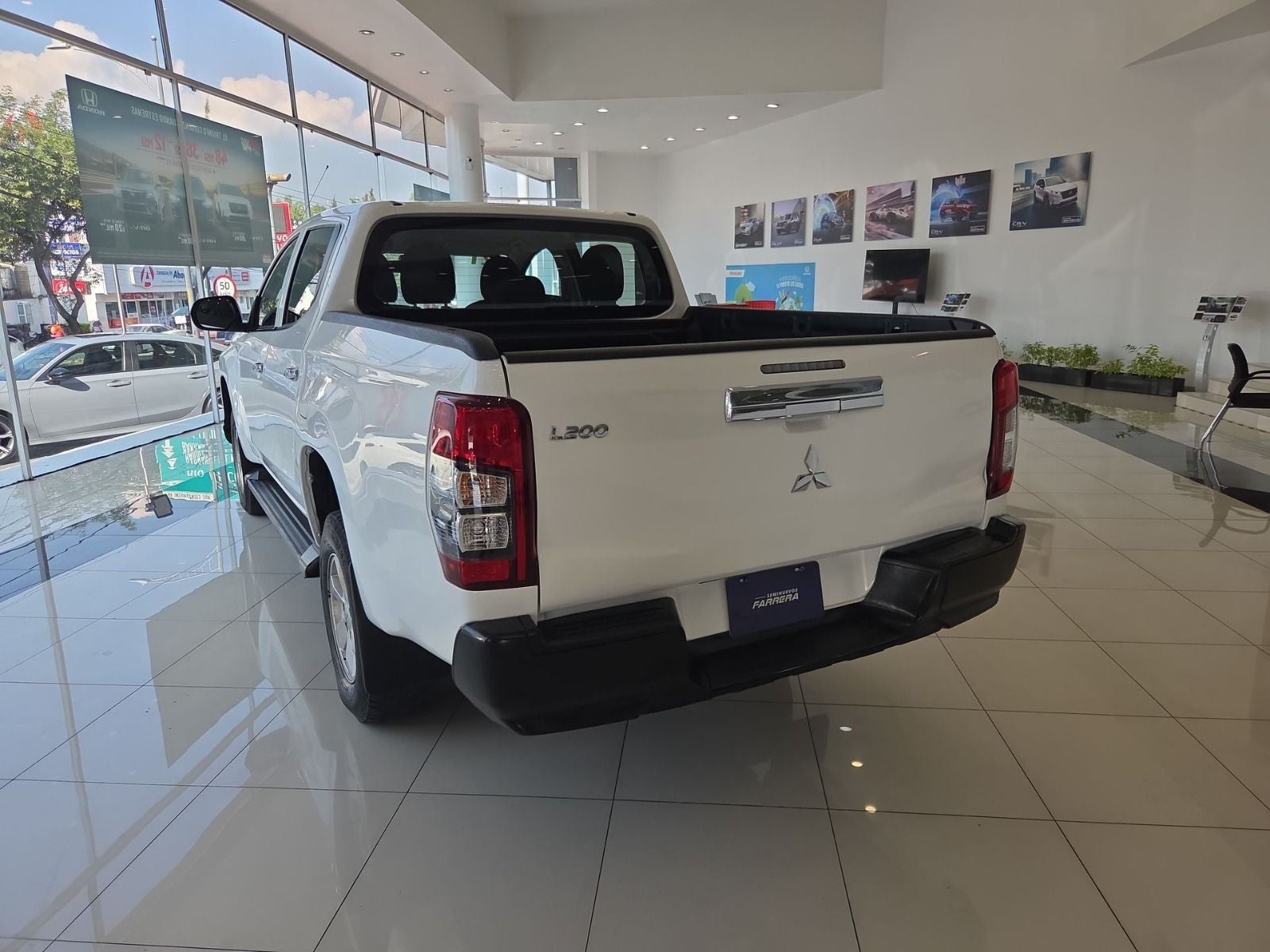 2021 Mitsubishi L200 2.4 Glx Cabina Doble 4x2 Mt