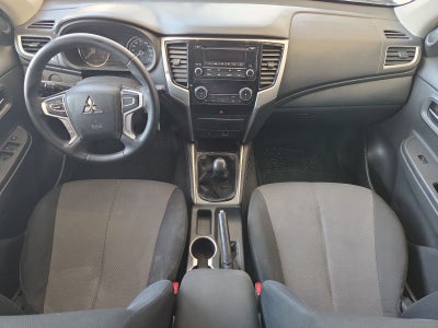 2021 Mitsubishi L200 2.4 Glx Cabina Doble 4x2 Mt
