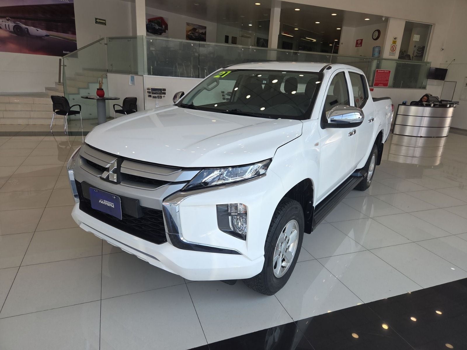 2021 Mitsubishi L200 2.4 Glx Cabina Doble 4x2 Mt