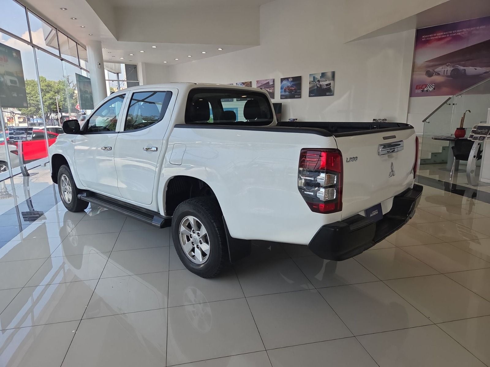 2021 Mitsubishi L200 2.4 Glx Cabina Doble 4x2 Mt