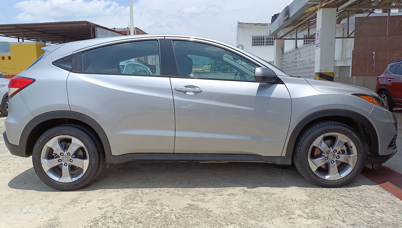 2022 Honda HR-V 1.8 Uniq Mt