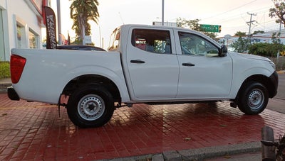 2020 Nissan NP300 Doble Cabina 2.5 SE Paq Seguridad Mt