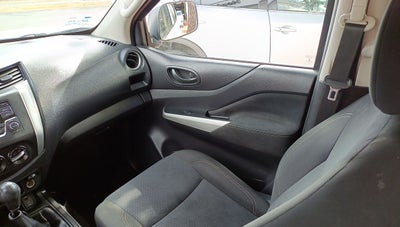 2020 Nissan NP300 Doble Cabina 2.5 SE Paq Seguridad Mt