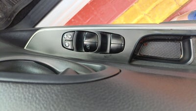 2020 Nissan NP300 Doble Cabina 2.5 SE Paq Seguridad Mt