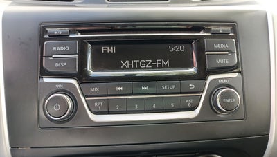 2020 Nissan NP300 Doble Cabina 2.5 SE Paq Seguridad Mt