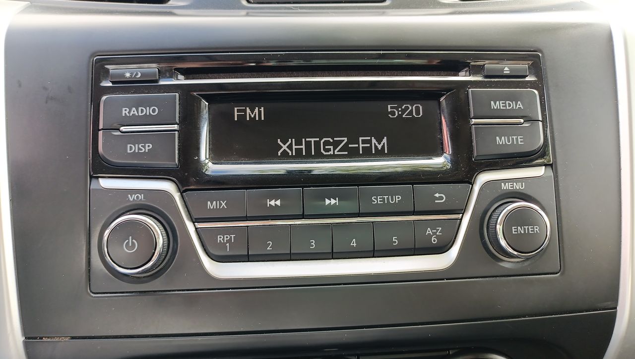 2020 Nissan NP300 Doble Cabina 2.5 SE Paq Seguridad Mt