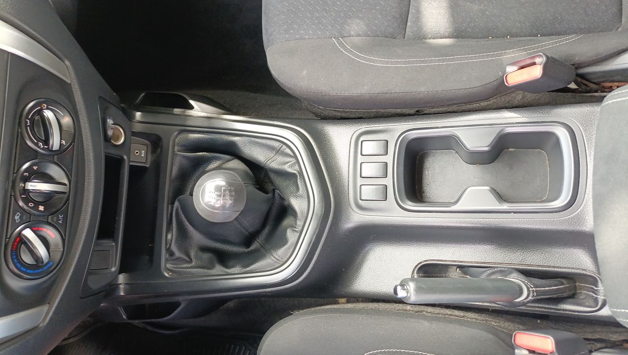 2020 Nissan NP300 Doble Cabina 2.5 SE Paq Seguridad Mt