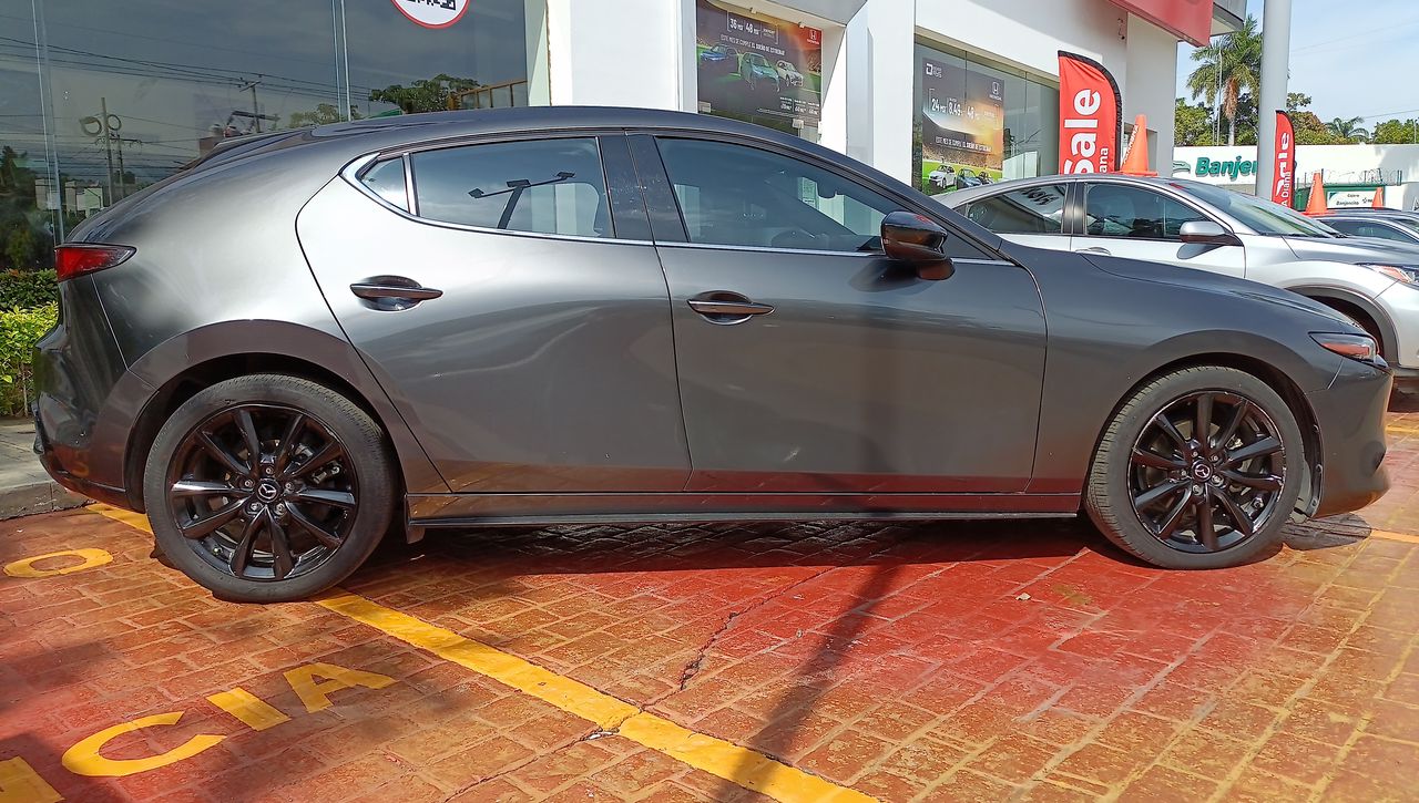 2022 Mazda Mazda 3 2.5 Signature Hb At