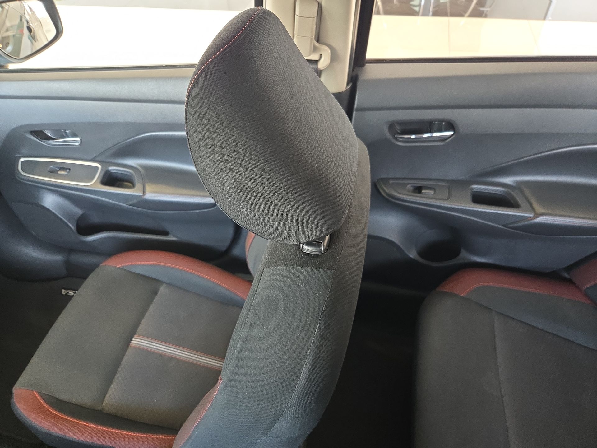 2024 Nissan Versa 1.6 SR At