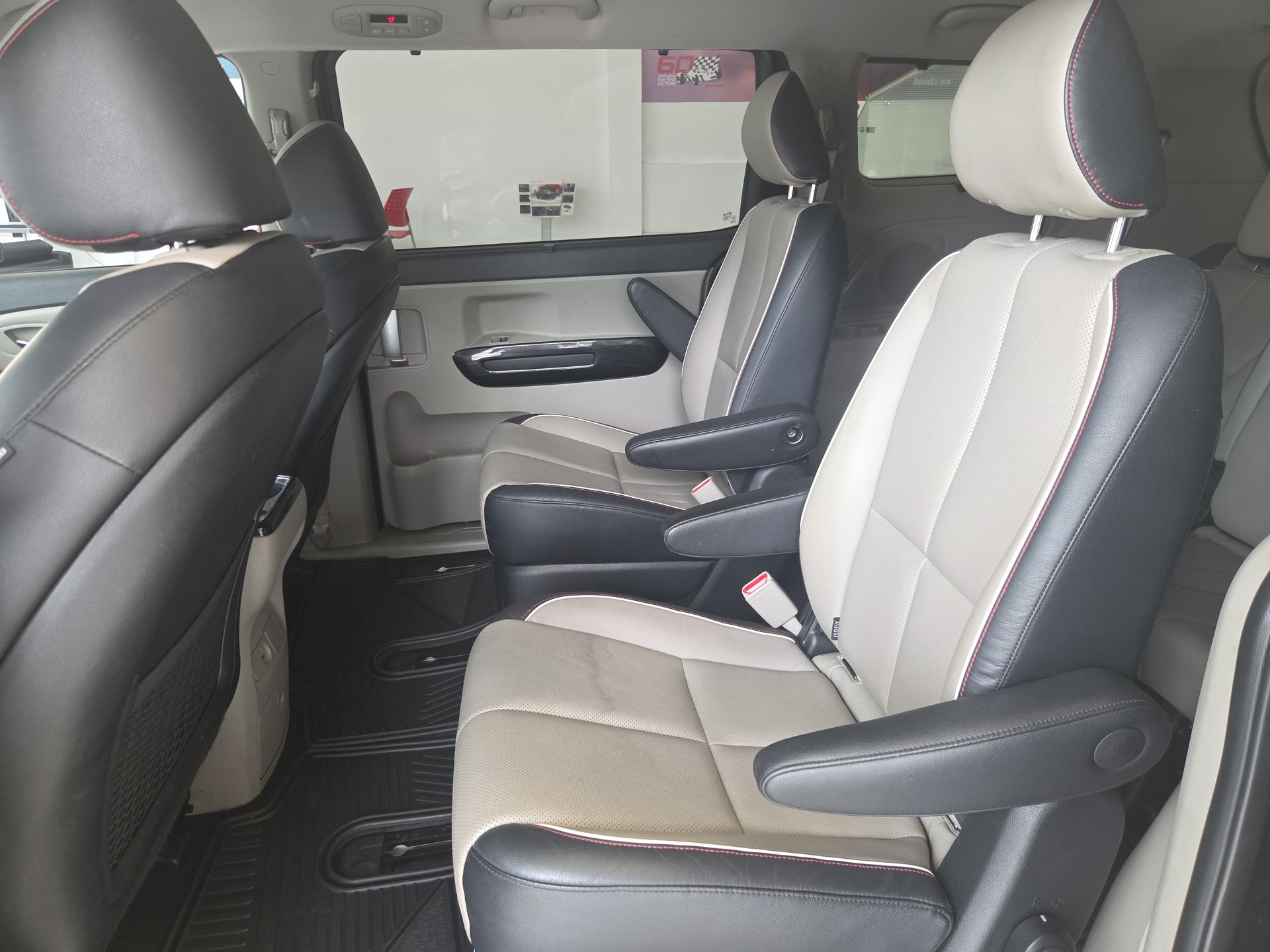 2019 Kia Sedona 3.3 V6 EX Pack Piel 7 Pasajeros At
