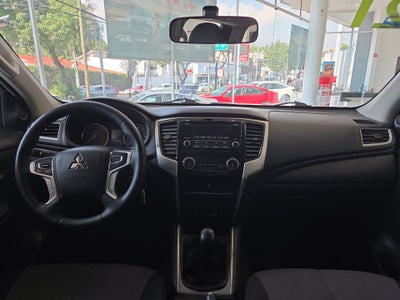 2021 Mitsubishi L200 2.4 Glx Cabina Doble 4x2 Mt