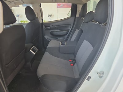 2021 Mitsubishi L200 2.4 Glx Cabina Doble 4x2 Mt