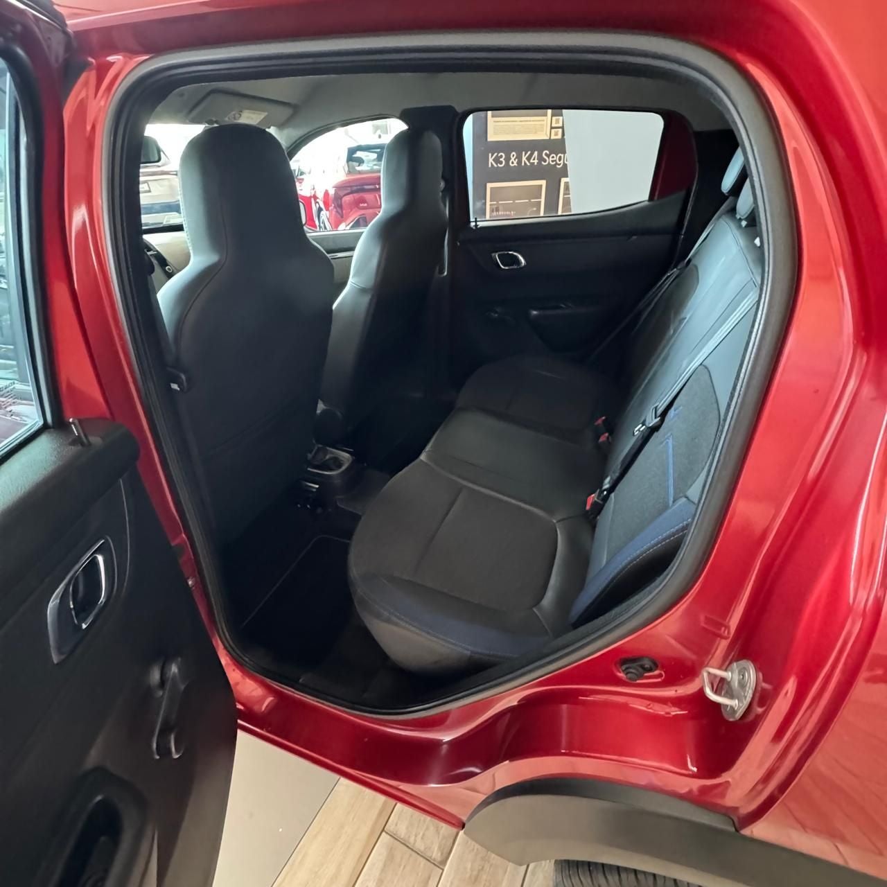 2024 Renault Kwid 1.0 Iconic Mt