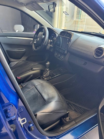 2025 Renault Kwid 1.0 Outsider Mt