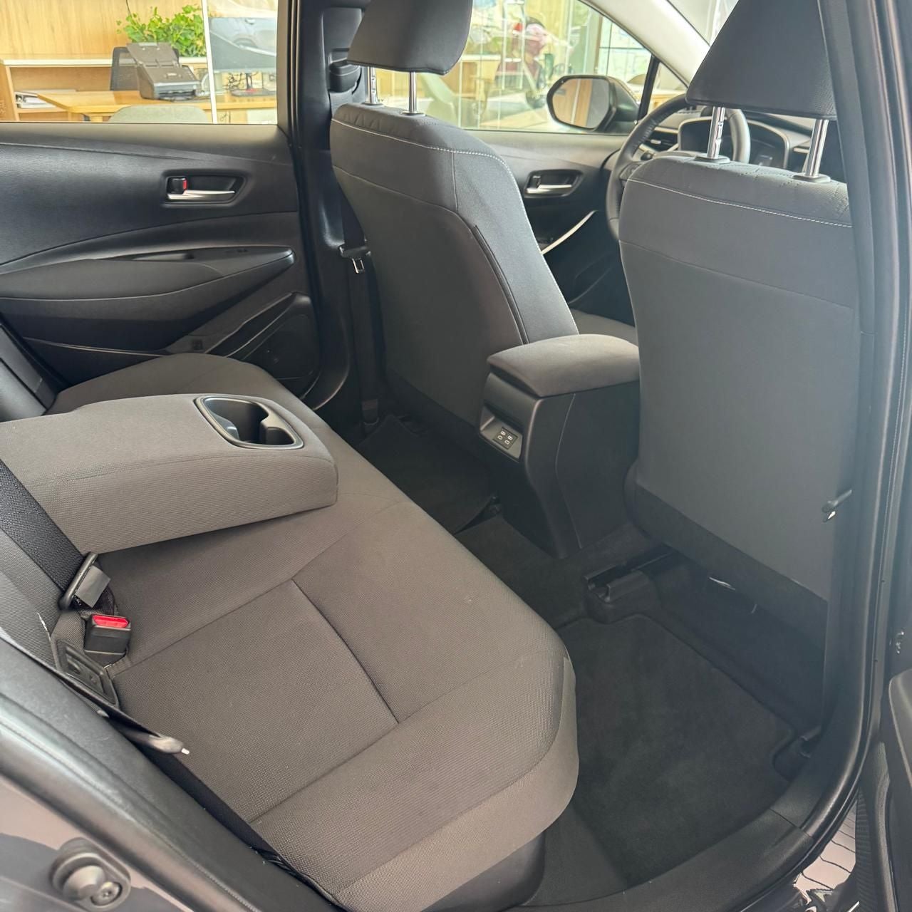 2025 Toyota Corolla 1.8 Le Hybrid At