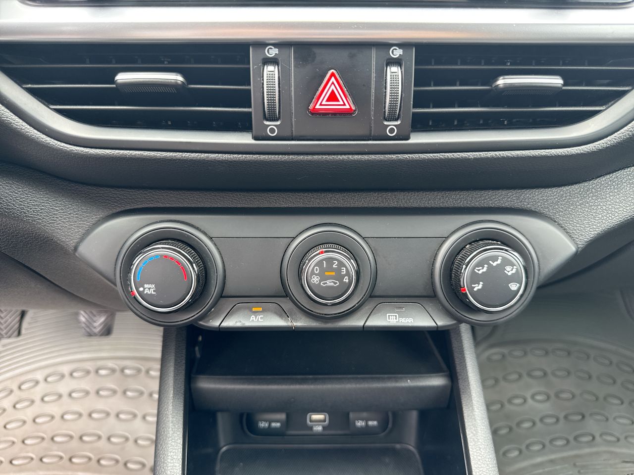 2023 Kia Forte 2.0 L Sedan At