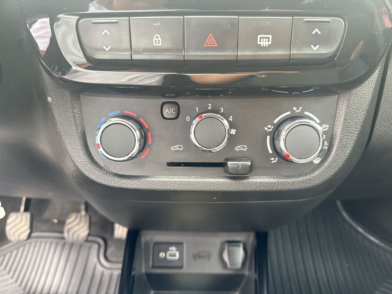 2025 Renault Kwid 1.0 Iconic Mt