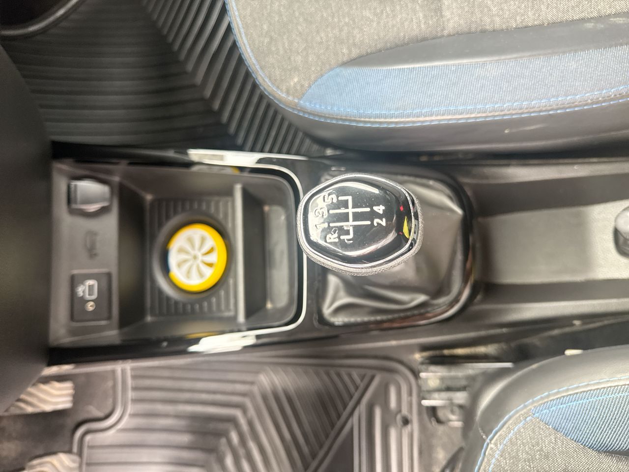 2025 Renault Kwid 1.0 Iconic Mt