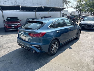 2022 Kia Forte 2.0 GT Line 4p At