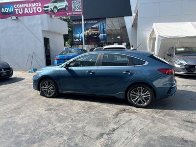 2022 Kia Forte 2.0 GT Line 4p At